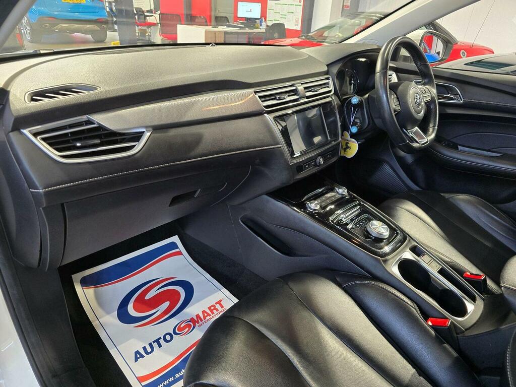 MG MG5 61.1Kwh Exclusive Long Range Estate A White #5