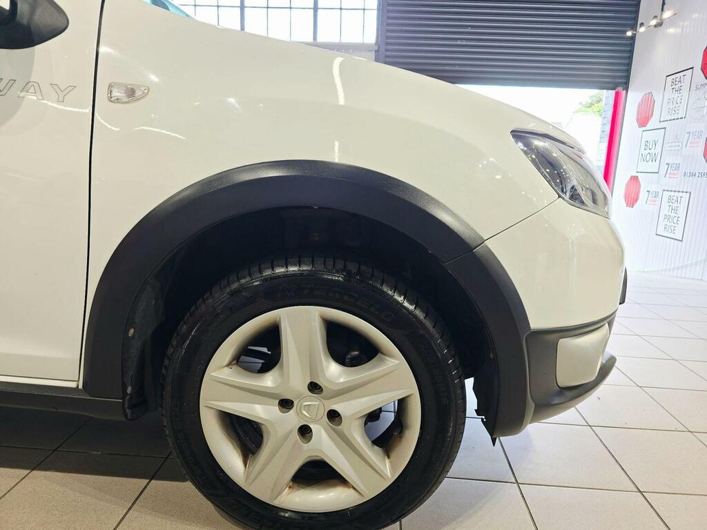 Dacia Sandero Stepway Dacia Sandero Stepway Ambiance Red #55