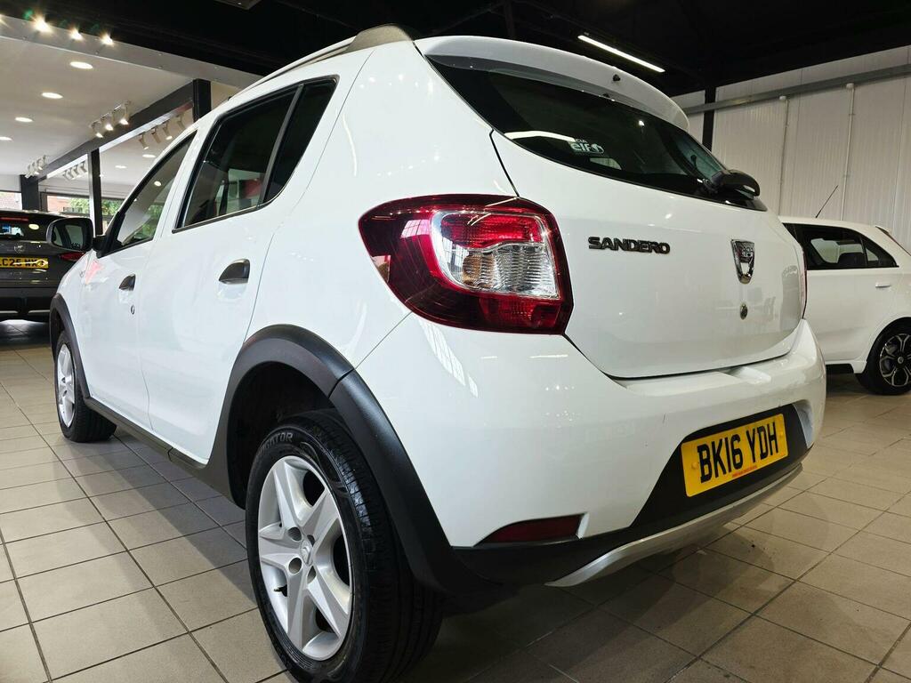 Dacia Sandero Stepway Dacia Sandero Stepway Ambiance Red #22