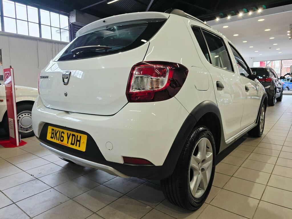 Dacia Sandero Stepway Dacia Sandero Stepway Ambiance Red #26