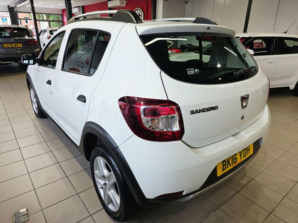 Dacia Sandero Stepway Dacia Sandero Stepway Ambiance Red #21
