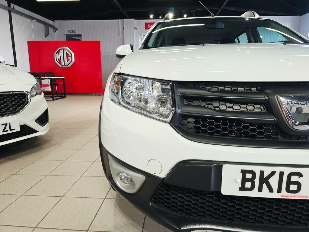 Dacia Sandero Stepway Dacia Sandero Stepway Ambiance Red #56