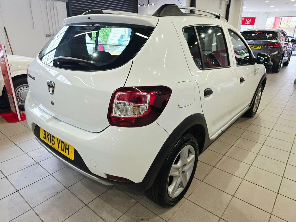 Dacia Sandero Stepway Dacia Sandero Stepway Ambiance Red #28