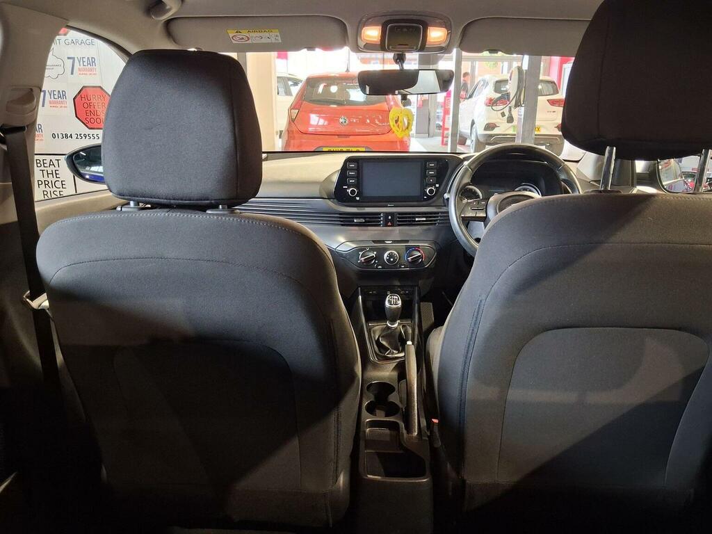 Hyundai I20 Premium White #37