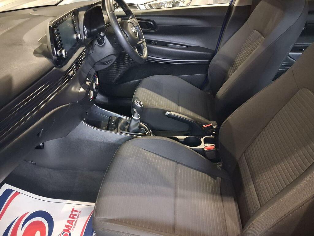 Hyundai I20 Premium White #21