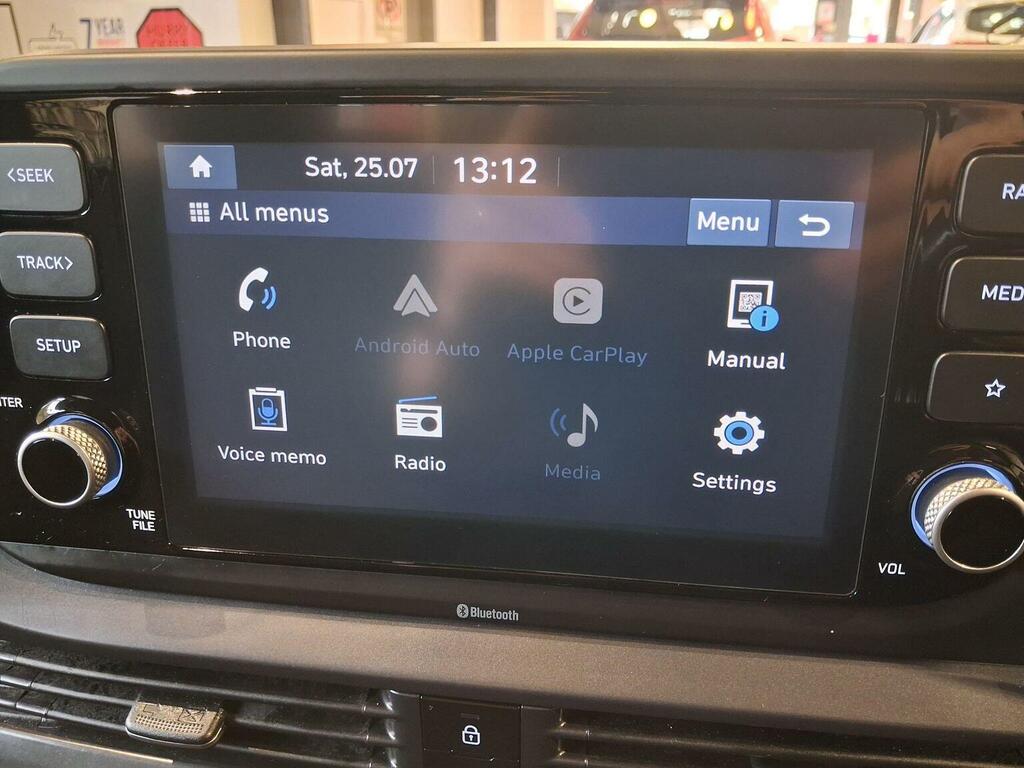 Hyundai I20 Premium White #12