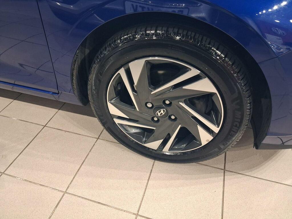 Hyundai I20 Premium White #8