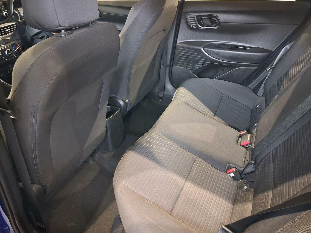 Hyundai I20 Premium White #40