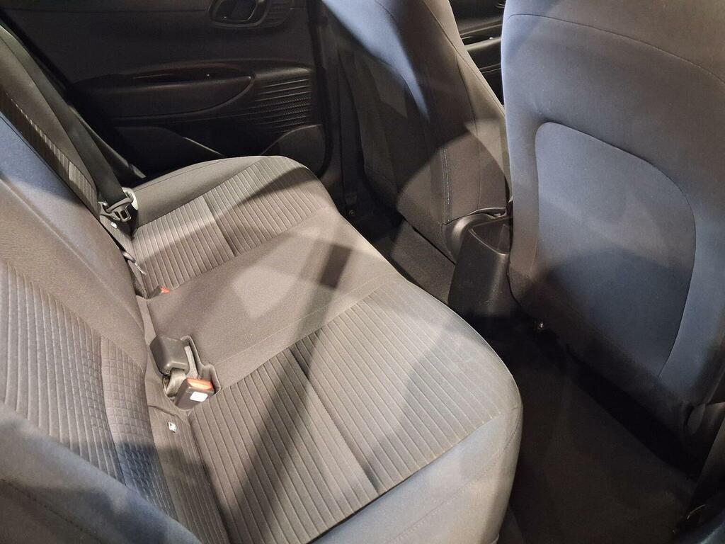 Hyundai I20 Premium White #39