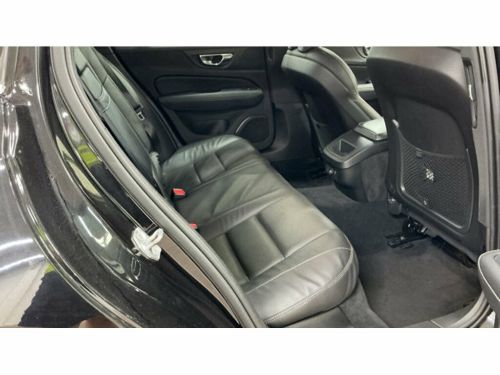 Volvo V60 D4 Inscription Pro U735 Ulez Black #4