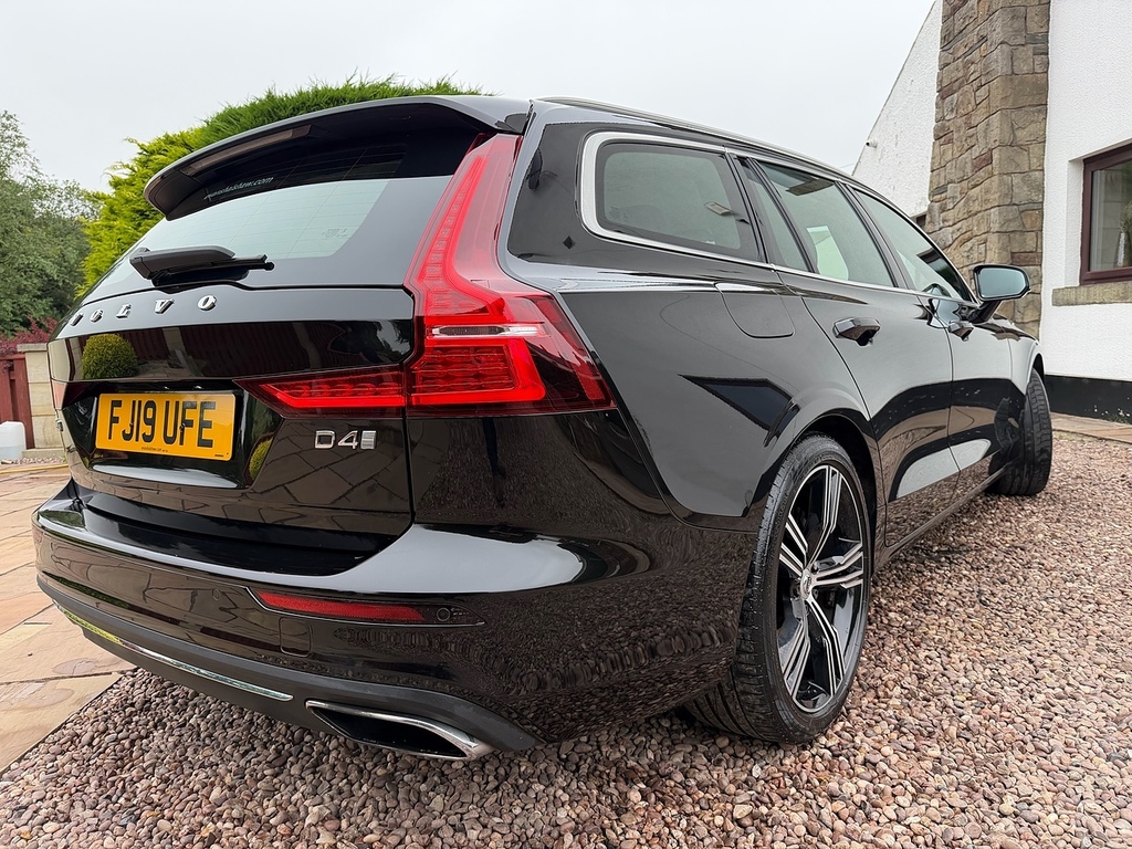 Volvo V60 D4 Inscription Pro U735 Ulez FJ19UFE Black #2