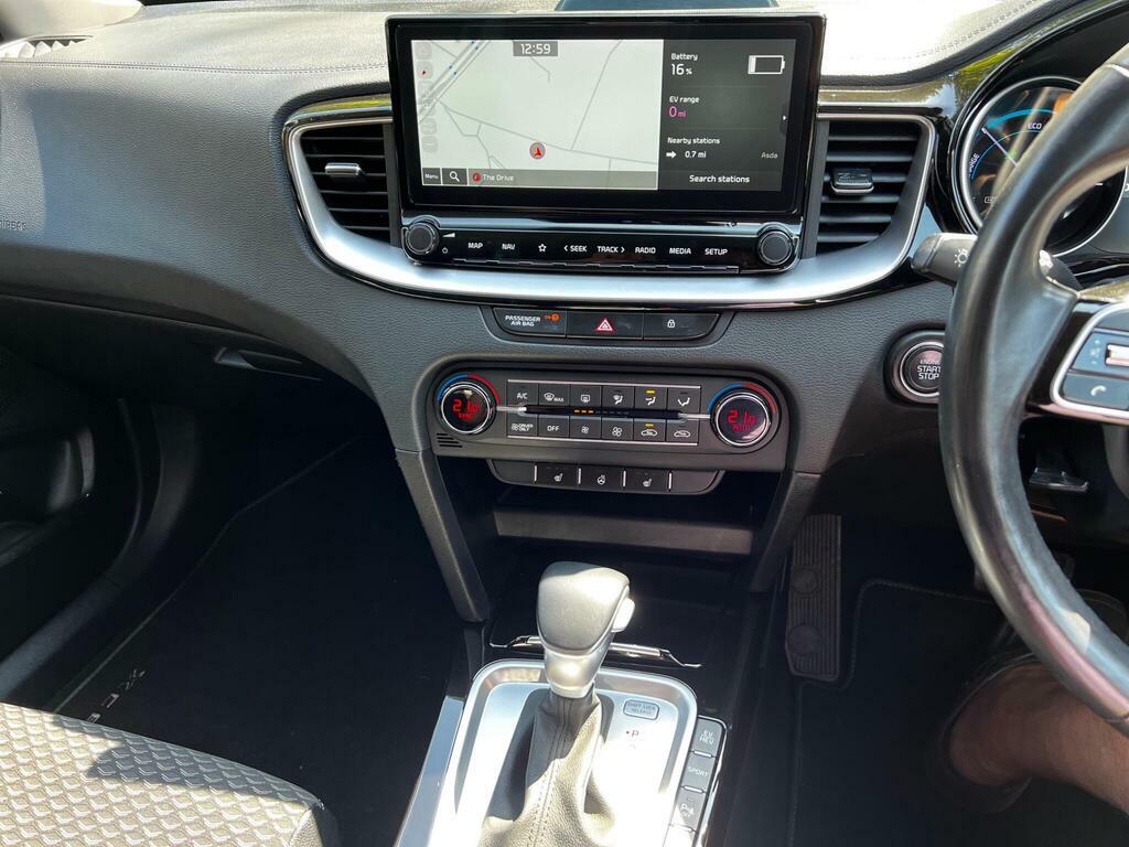 Kia Xceed 2 Red #13