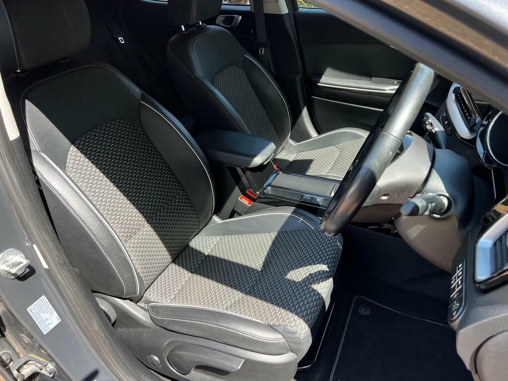Kia Xceed 2 Red #15