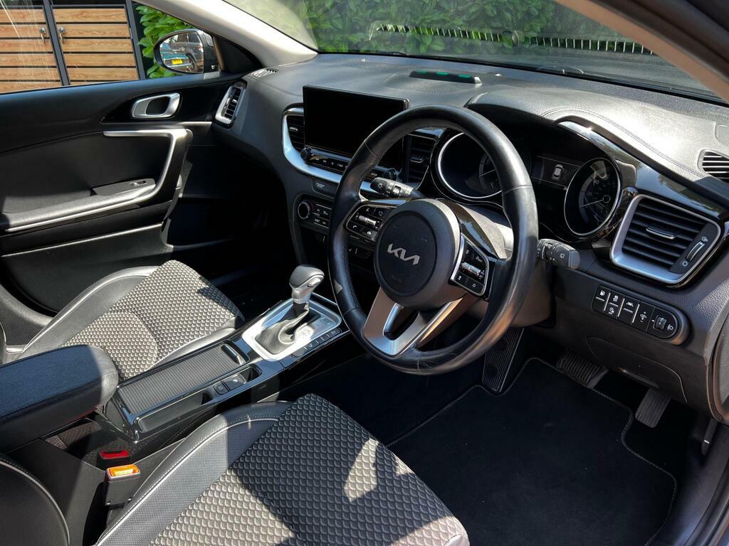 Kia Xceed 2 Red #6