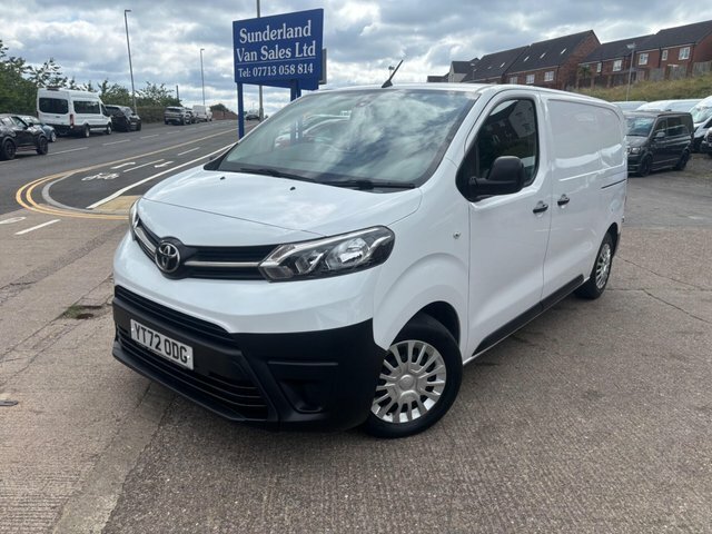 Toyota PROACE Icon Medium Panel Van White