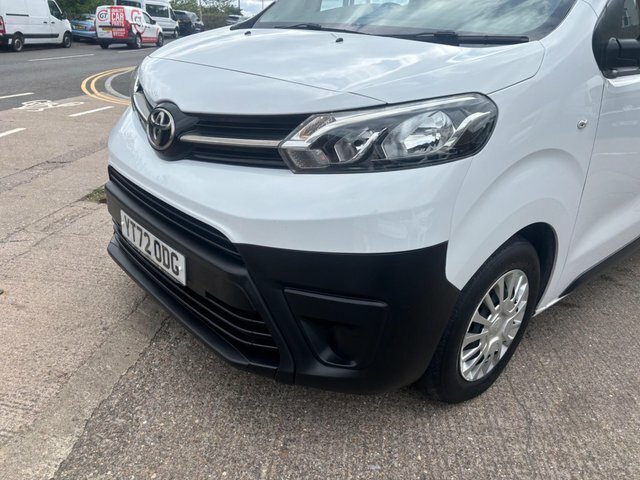 Toyota PROACE Icon Medium Panel Van White #5