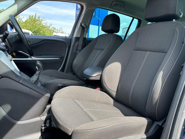 Vauxhall Zafira Tourer 1.4T Sri Nav White #18