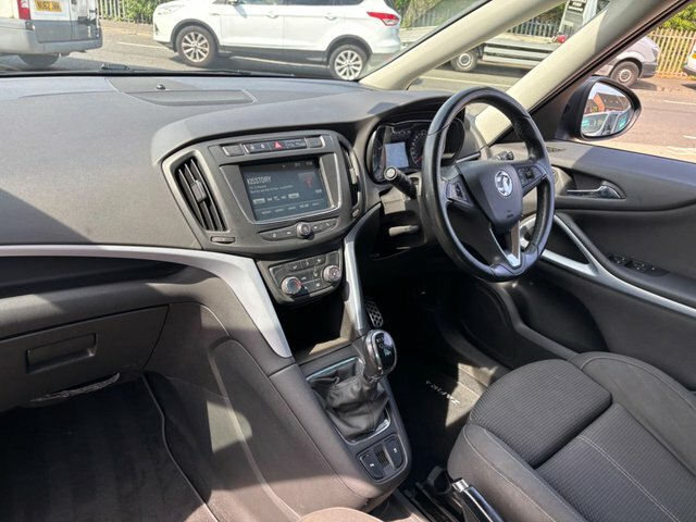 Vauxhall Zafira Tourer 1.4T Sri Nav White #23