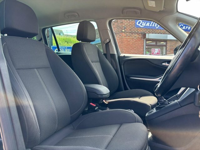 Vauxhall Zafira Tourer 1.4T Sri Nav White #13