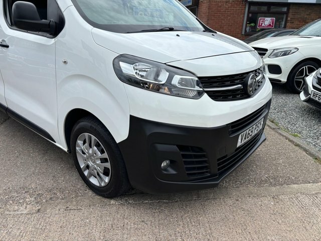 Vauxhall Vivaro Turbo D 2900 Dynamic White #3