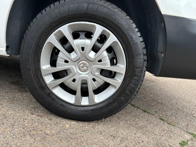 Vauxhall Vivaro Turbo D 2900 Dynamic White #5