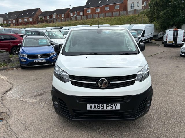 Vauxhall Vivaro Turbo D 2900 Dynamic White #2