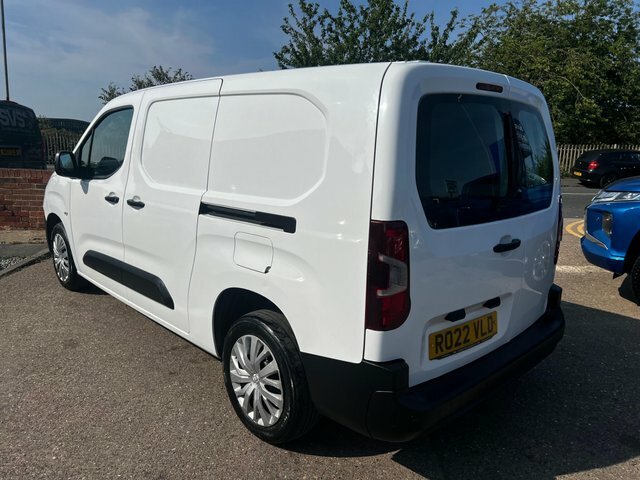 Peugeot Partner Bluehdi 850 Professional Premium White #4