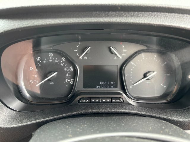 Vauxhall Vivaro 2700 1.5D 120Ps Pro H1 Van White #23