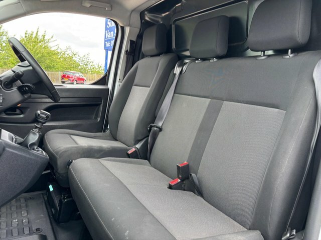 Vauxhall Vivaro 2700 1.5D 120Ps Pro H1 Van White #20
