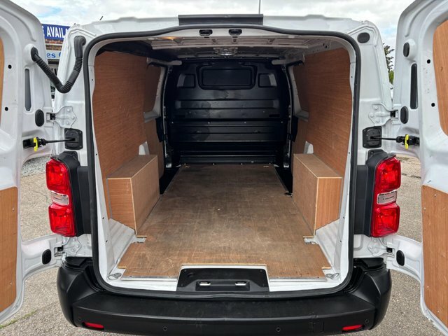 Vauxhall Vivaro 2700 1.5D 120Ps Pro H1 Van White #12