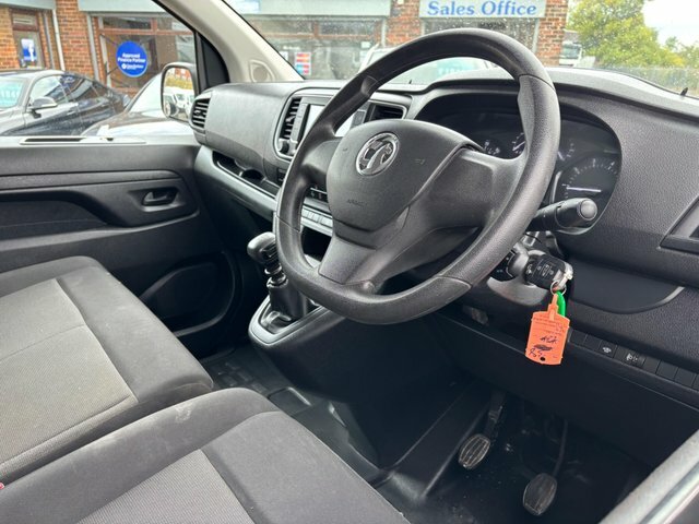 Vauxhall Vivaro 2700 1.5D 120Ps Pro H1 Van White #10