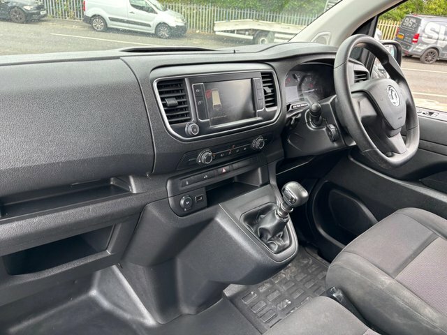 Vauxhall Vivaro 2700 1.5D 120Ps Pro H1 Van White #19