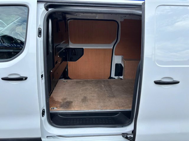 Vauxhall Vivaro 2700 1.5D 120Ps Pro H1 Van White #17