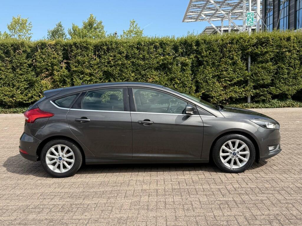 Ford Focus 1.0T Ecoboost Titanium Euro 6 Ss Grey #5