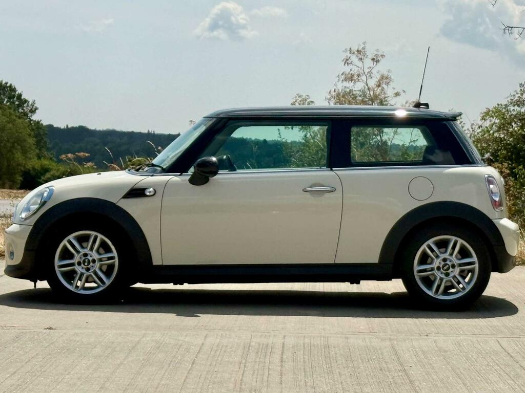 Mini Hatch Cooper White #6