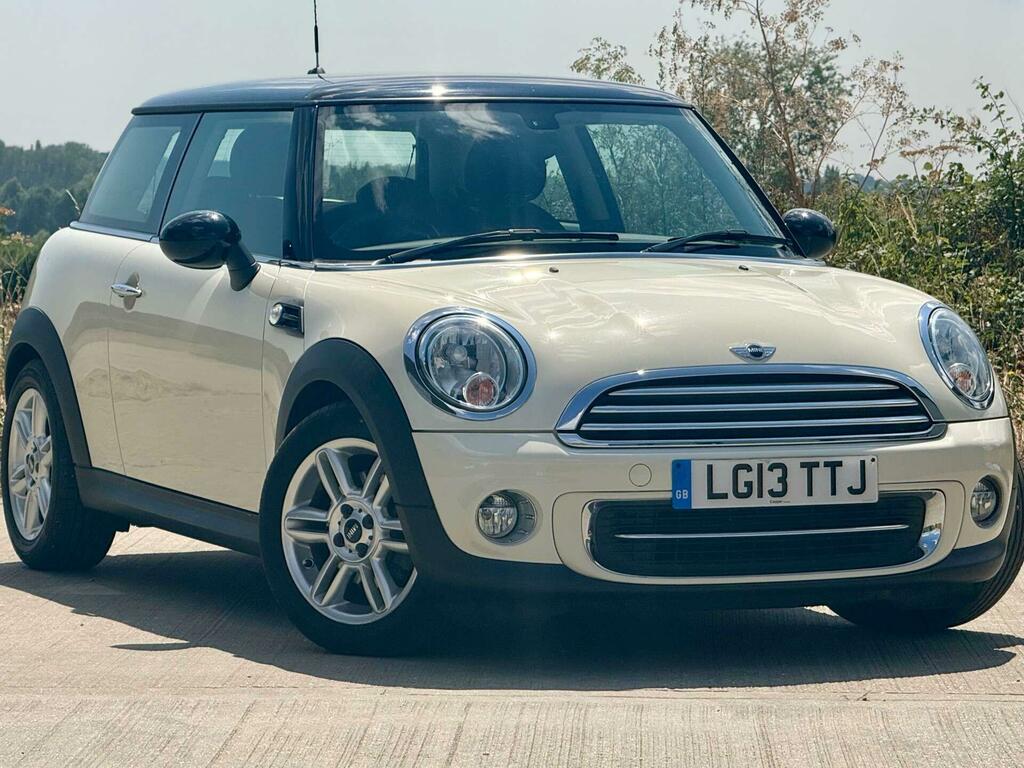 Mini Hatch Cooper White