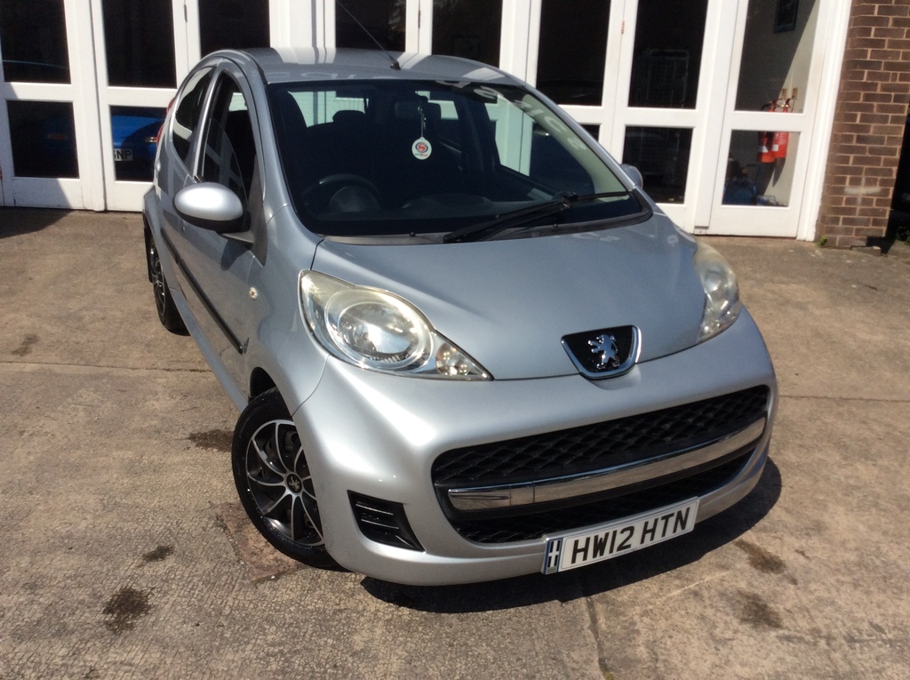 Peugeot 107 Urban S-a Silver
