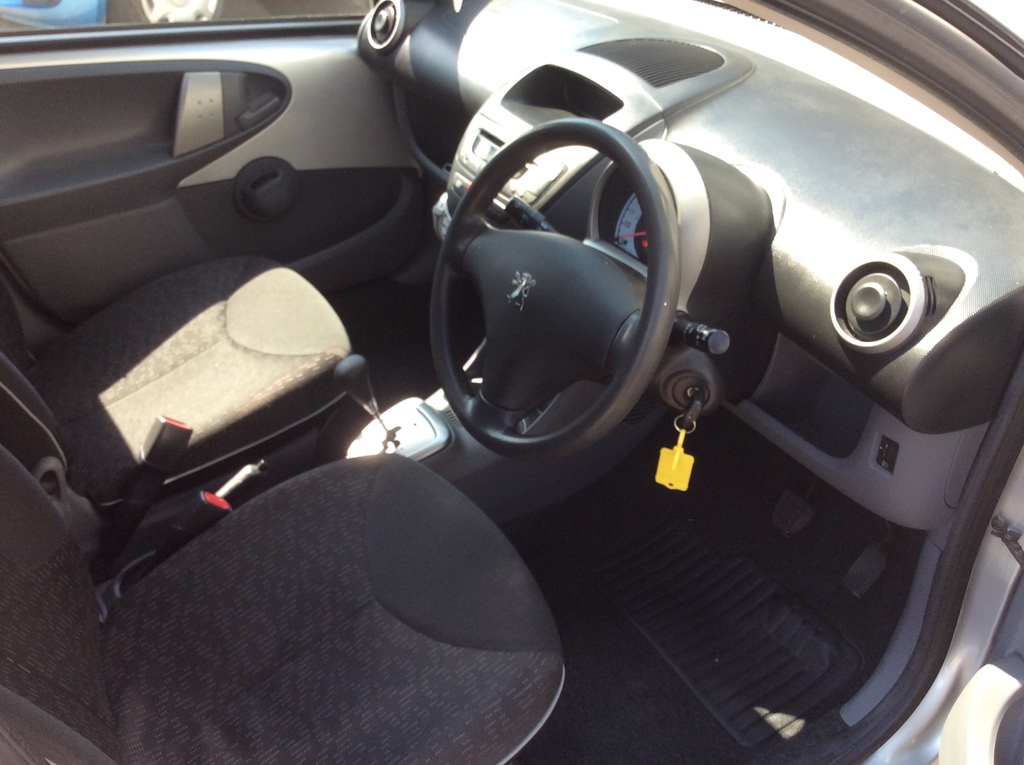 Peugeot 107 Urban S-a Silver #5