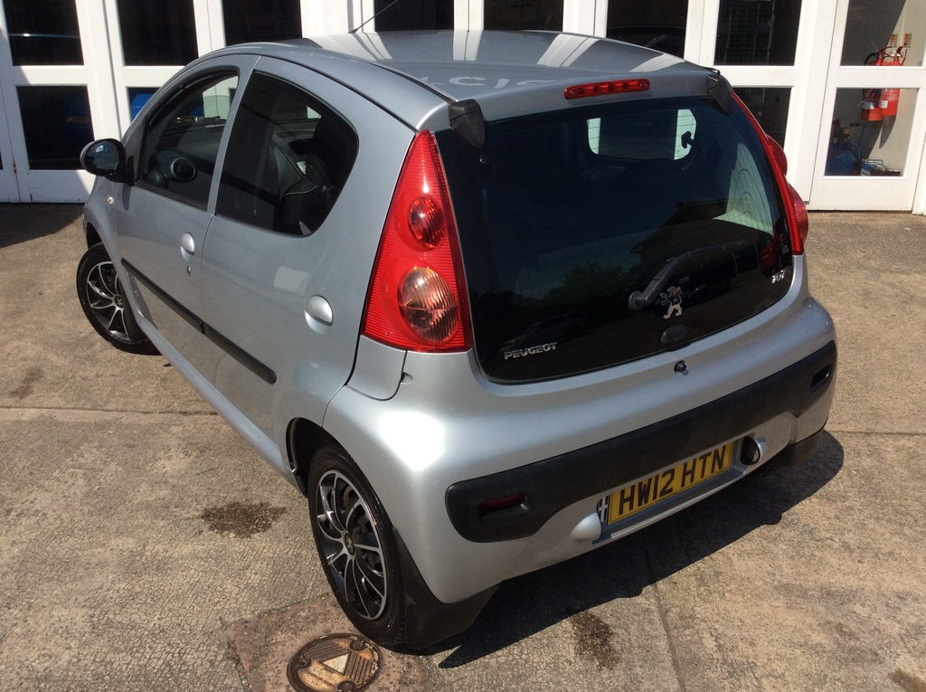 Peugeot 107 Urban S-a Silver #4