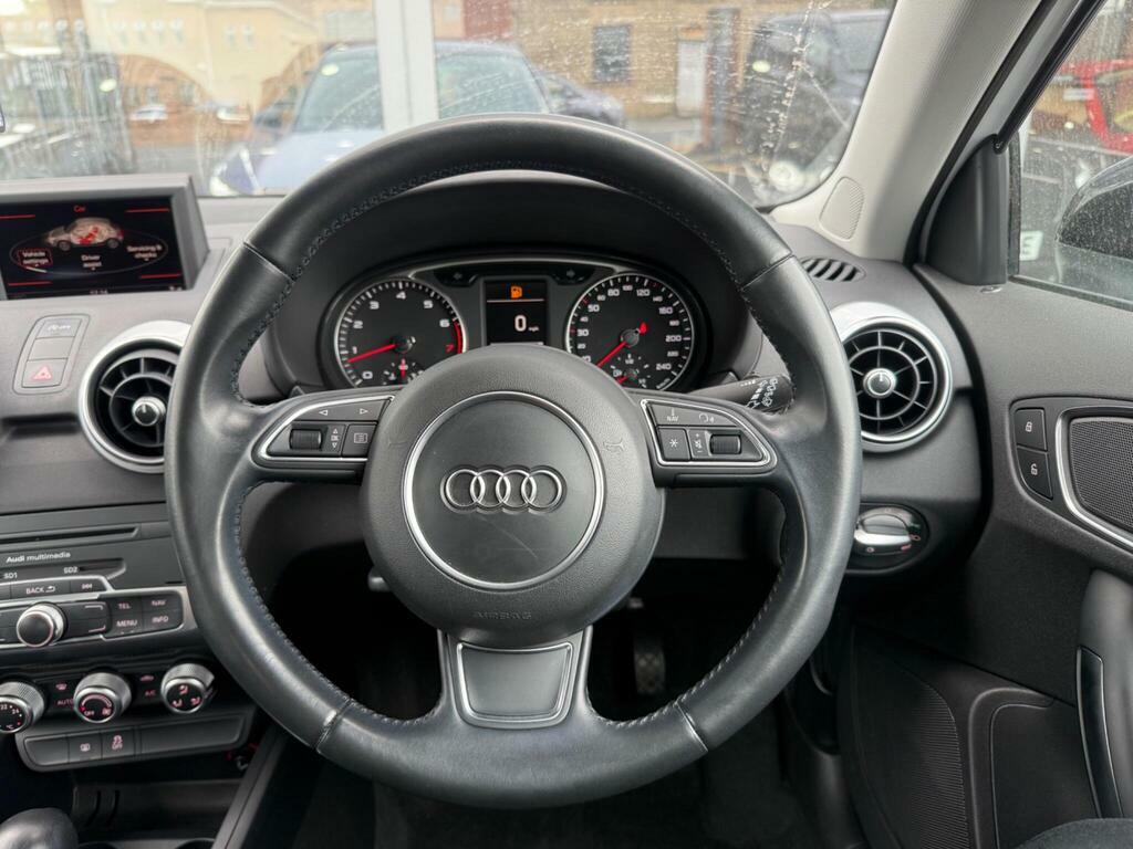 Audi A1 1.4 Tfsi Sport S Tronic Euro 5 Black #14