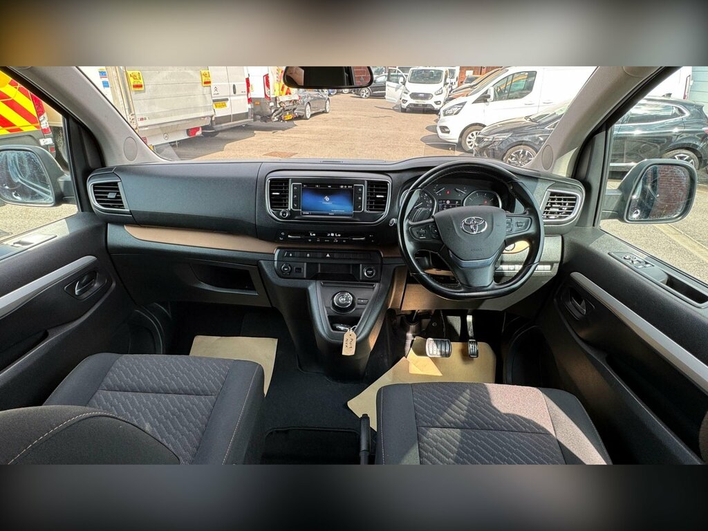 Toyota PROACE D Active White #13