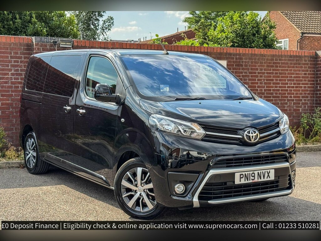 Toyota PROACE 2.0D Family Medium Mpv Mwb Euro 6 Black