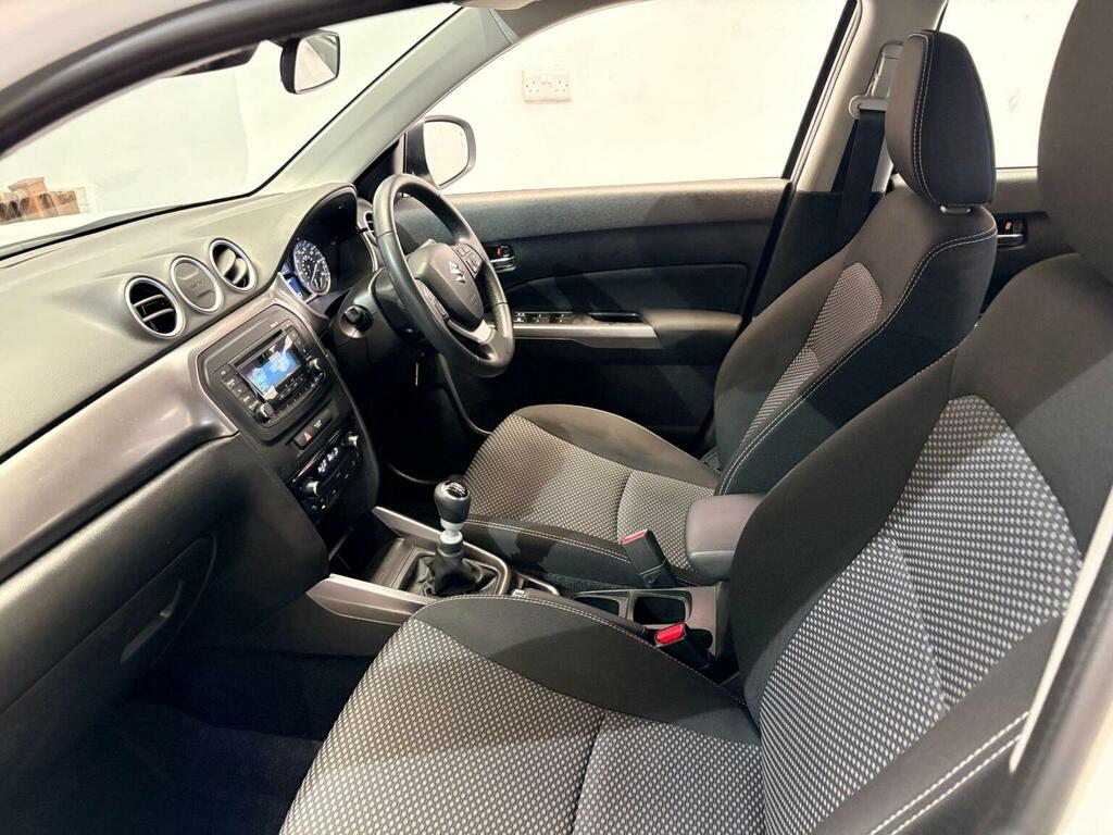 Suzuki Vitara Sz5 Hev Allgrip White #29