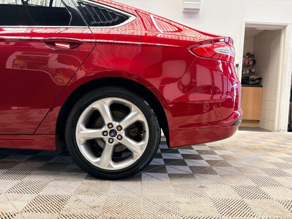 Ford Mondeo Hatchback 1.5T Ecoboost Titanium Euro 6 Ss Red #6