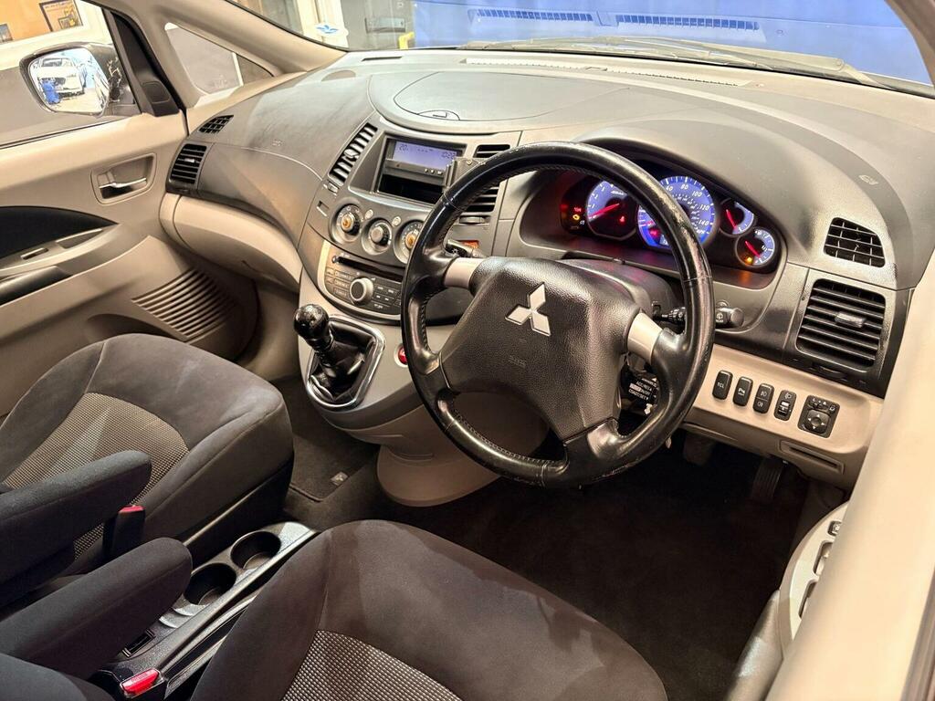 Mitsubishi Grandis Mpv 2.0 Di-d Equippe 200909 Grey #4