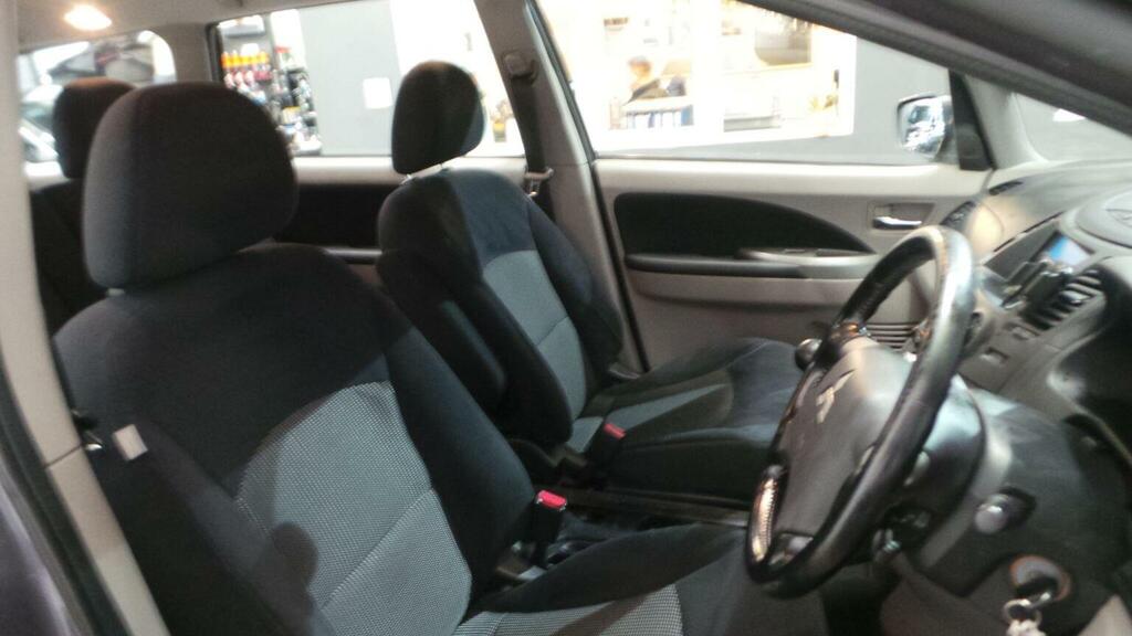 Mitsubishi Grandis 2.0 Di-d Classic Black #12