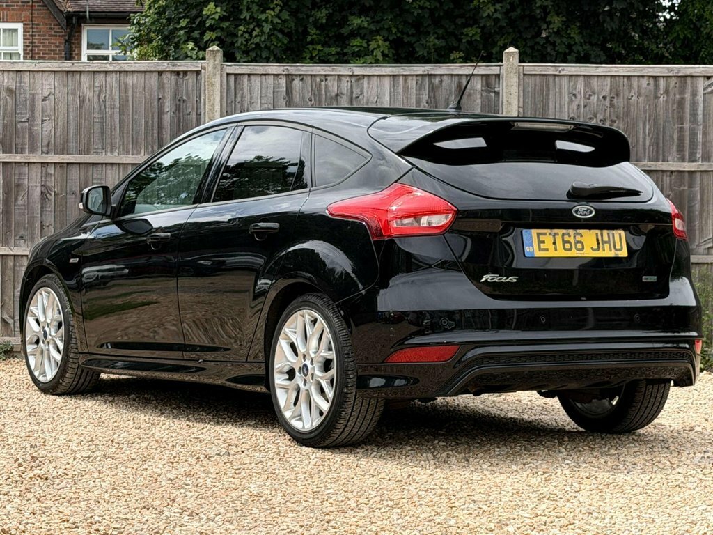 Ford Focus 1L St-line Black #4