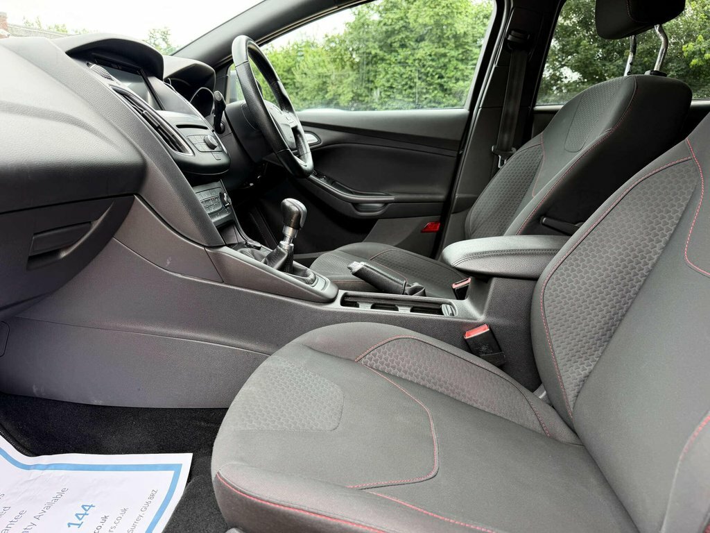 Ford Focus 1L St-line Black #6