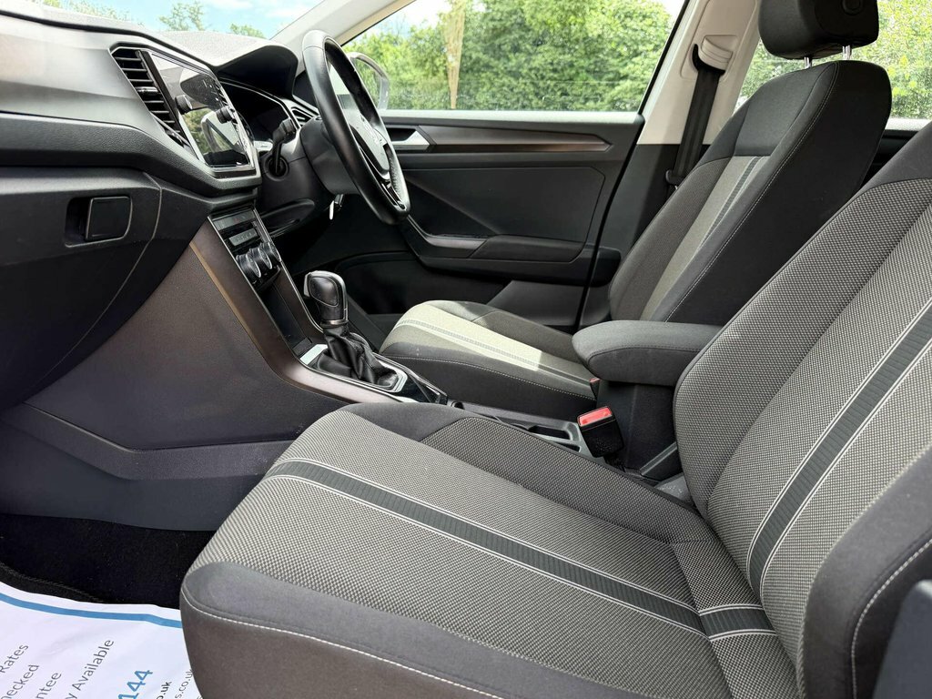 Volkswagen T-Roc 1.5L Se ET68HTY White #6