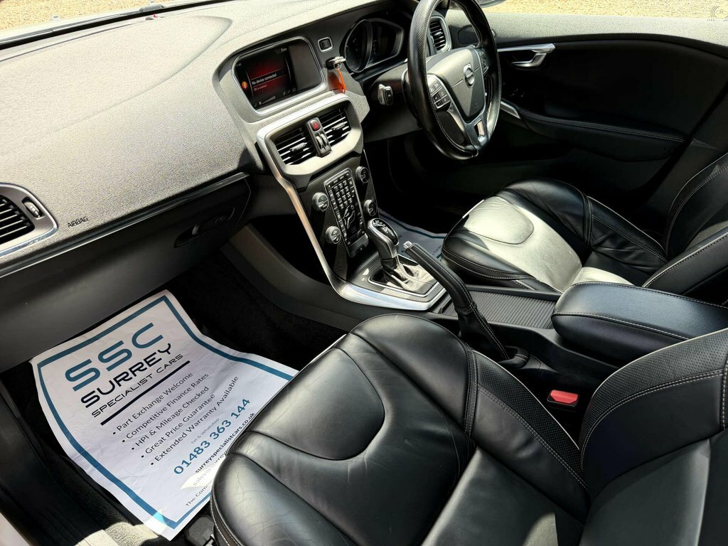 Volvo V40 1.5L R-design Pro White #6